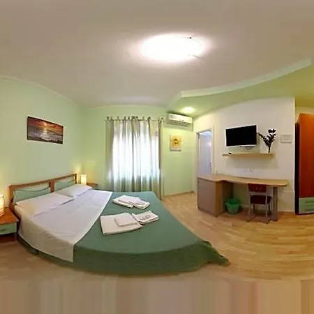 De Angelis 4*