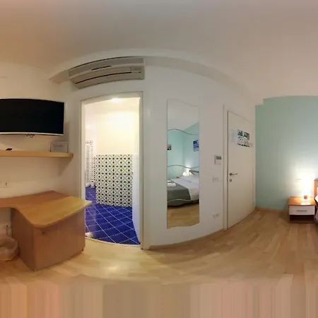 De Angelis Nocleg ze śniadaniem 4*